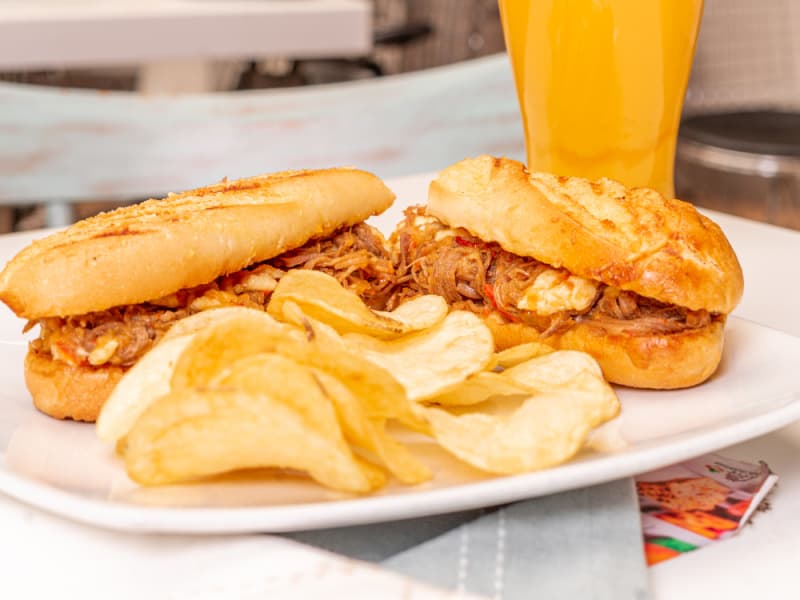Sánduche Especial de Ropa Vieja