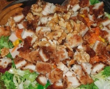 Ensalada con Pollo Empanizado