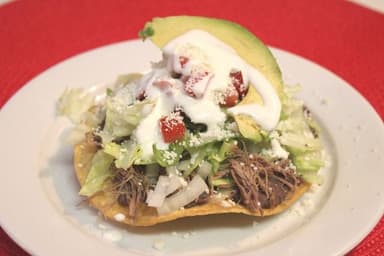 Tostada de Deshebrada