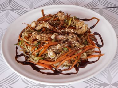 Yakiudon Mixto
