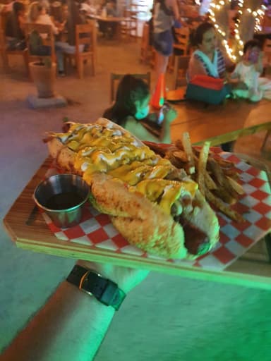 Hot dog Beast + Refresco