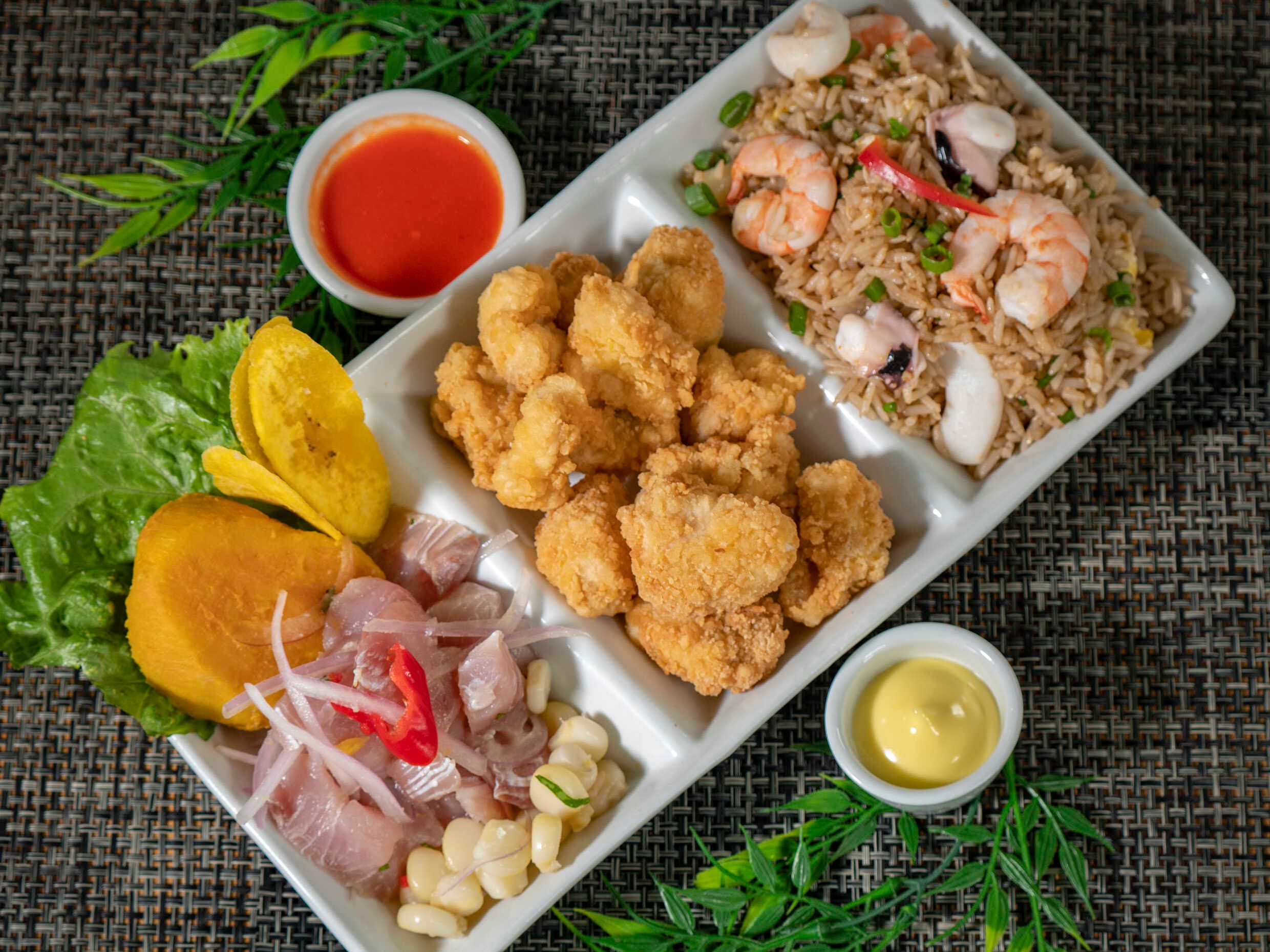 Ceviche, Chicharrón de Pescado y Chaufa de Marisco