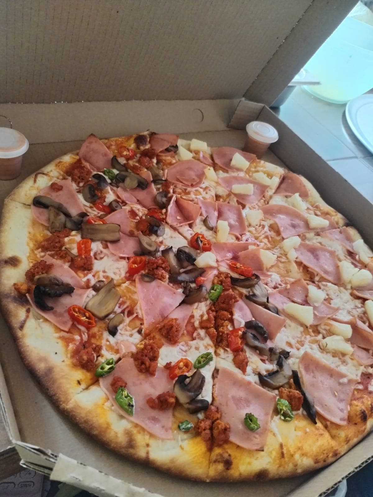 Combo 4. Una Pizza G+Papas+ Dos Hotdogs