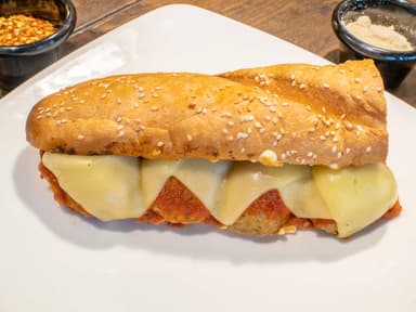 Sándwich Meatballs a la Parmesana