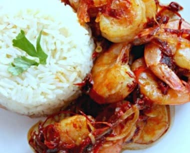 Camarones al ajillo