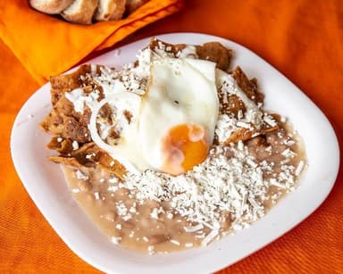 Combo Chilaquiles + Café de olla
