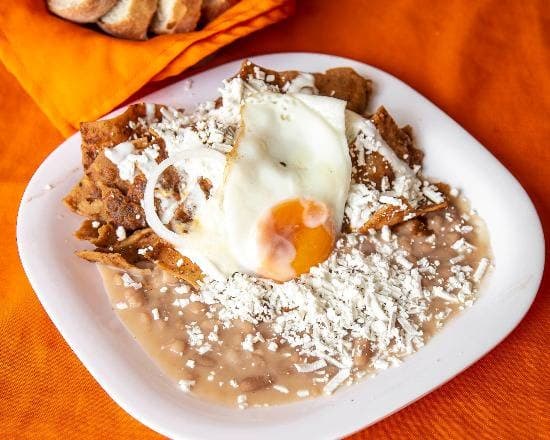 Combo Chilaquiles + Café de olla