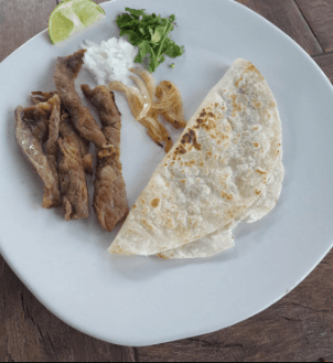 Gringa de Carne Asada