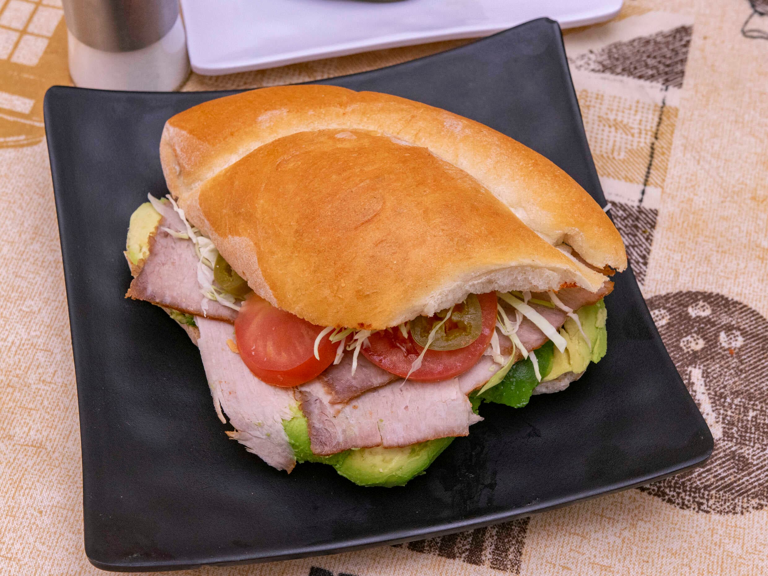 Lonche Mixto Carnitas