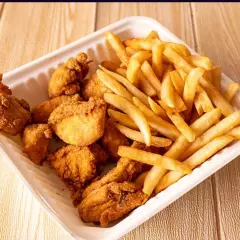 Nuggets 12 Unidades + Papas Fritas
