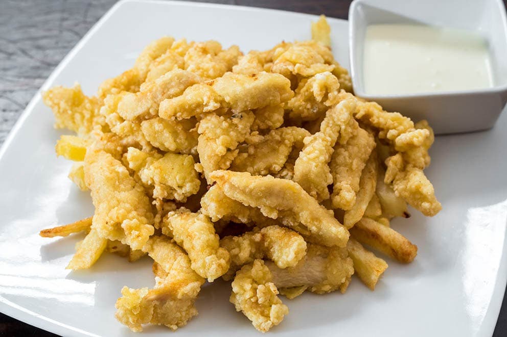 Chicharrón de Pollo y Gaseosa