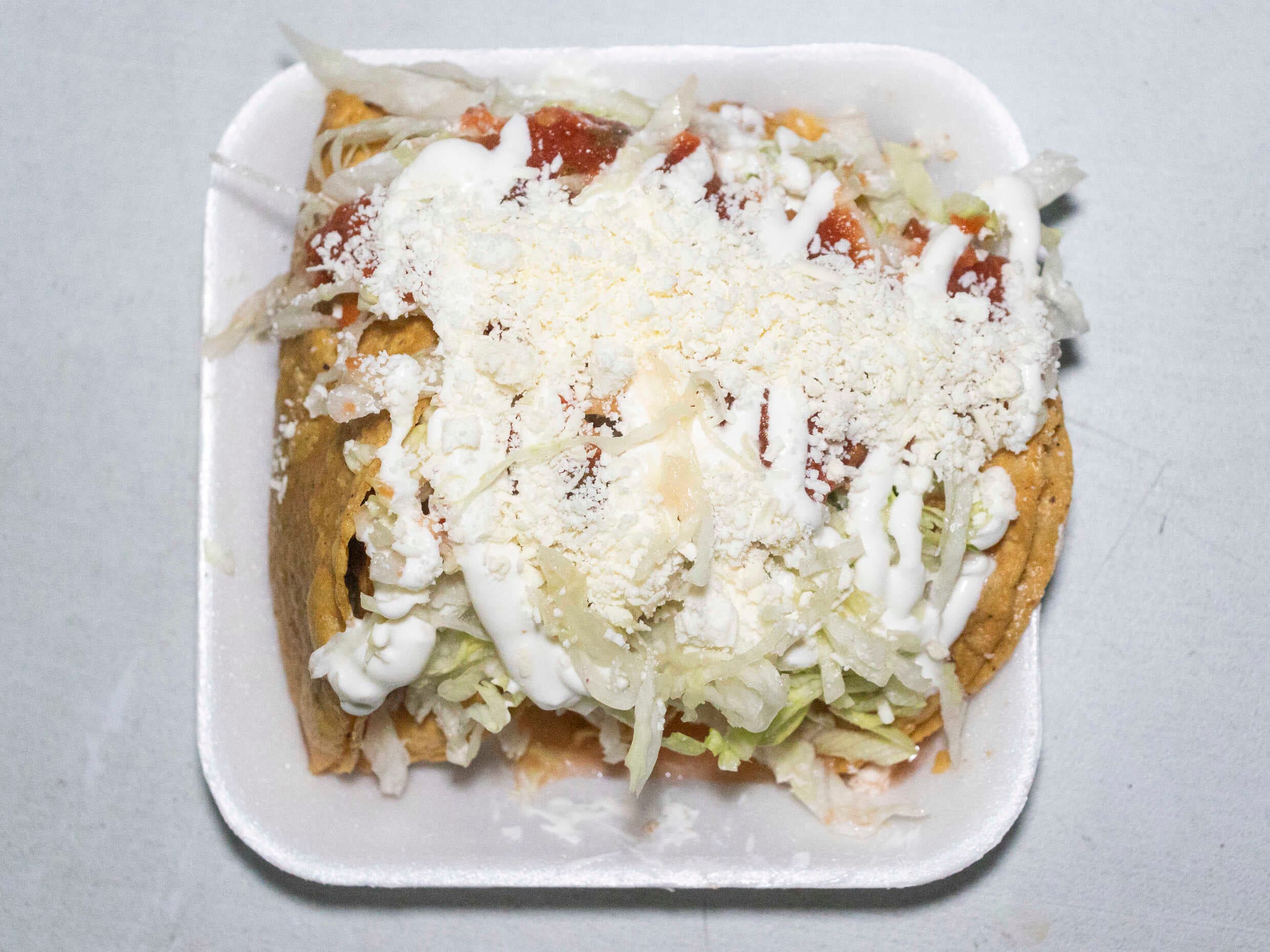 Tacos de carne deshebrada