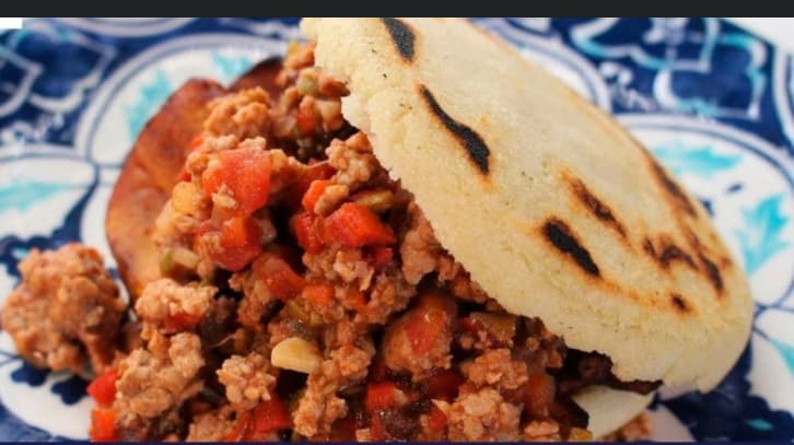 Arepa Con Todo Especial
