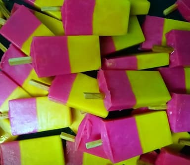 Paleta bisabor de fresa con vainilla