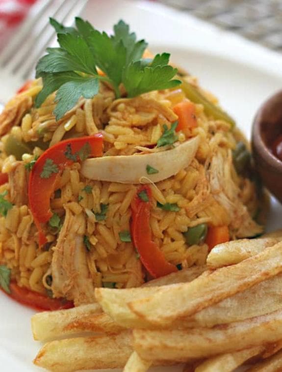 Arroz con Pollo y Papas a la Francesa