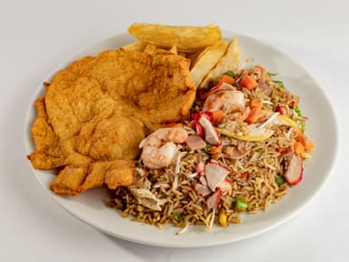 Arroz, Chuleta y Papas.