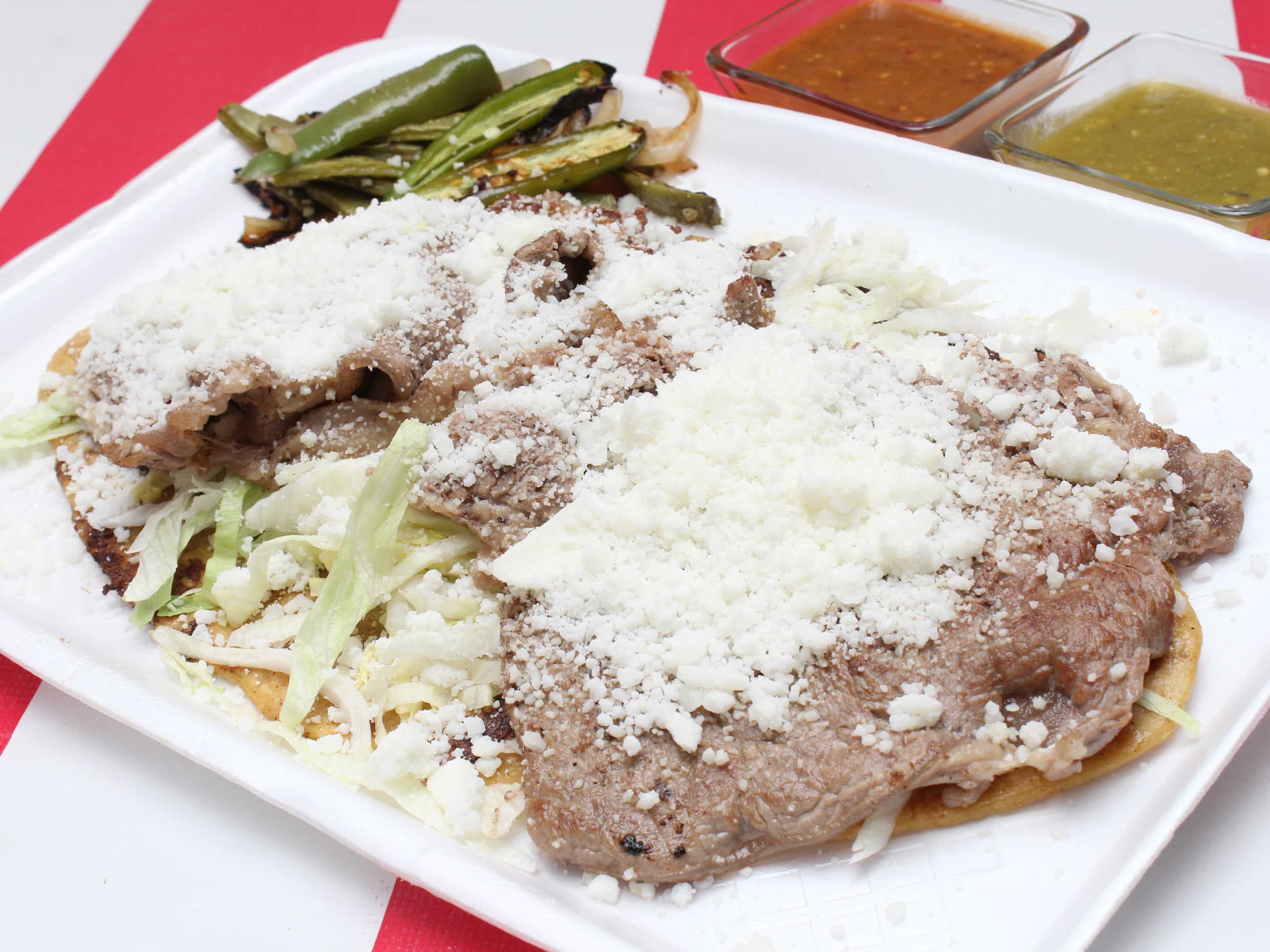 Huarache con Bistec