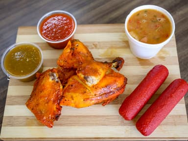 1/2 Pollo + 2 Salchichas + 1 Frijoles