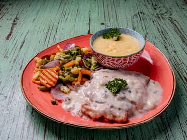 Pollo en Salsa Blanca