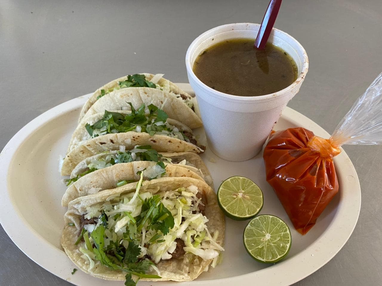 Tacos de Barbacoa + Consomé Gratis..