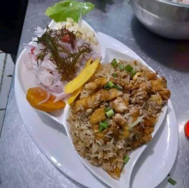 Chaufa de Pescado + Ceviche de Pescado