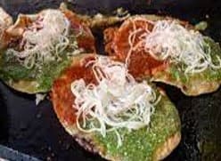 Memela con Chicharrón y Quesillo