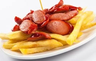 Salchipapa Clásica