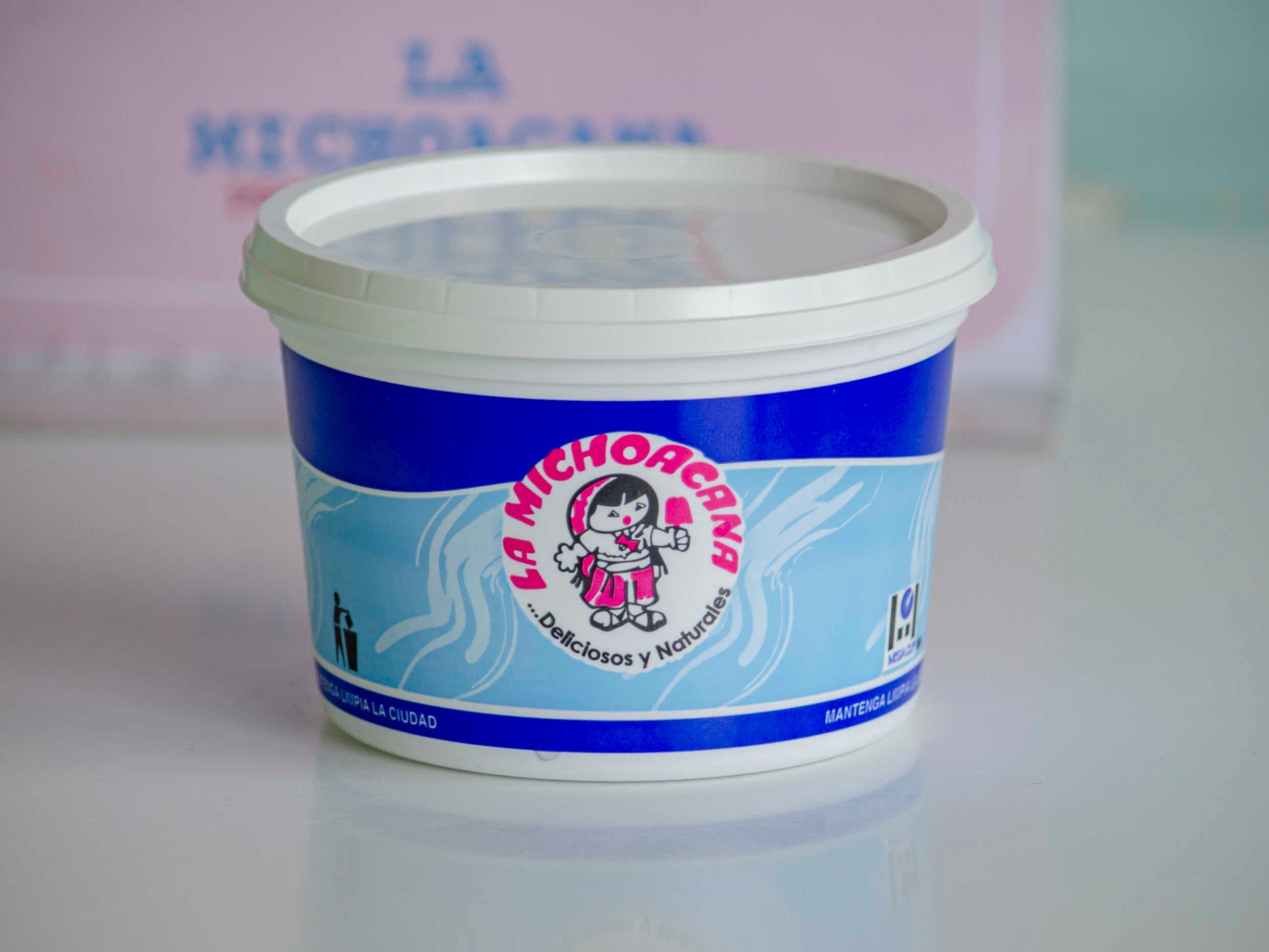 Medio Litro Helado de Fresa