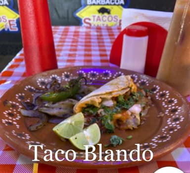 2 Tacos blandos + 1 Consomé + 1 Agua 1 litro