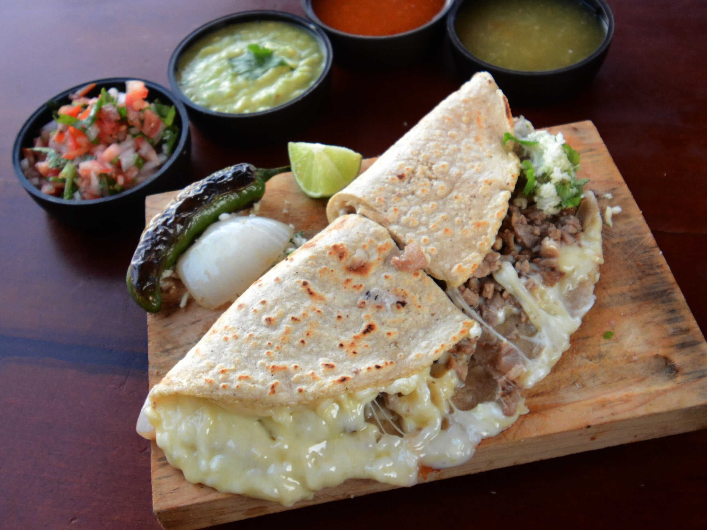Combo Quesadilla mas Pellizcada