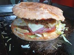 Hamburguesa Rueda de Camion Caraqueña