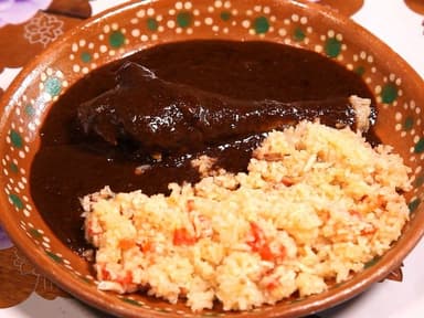 Comida Corrida de Pollo con Mole