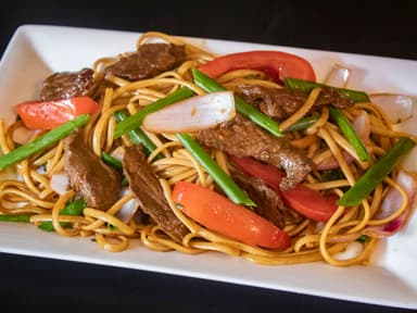 Tallarín Saltado de Lomo