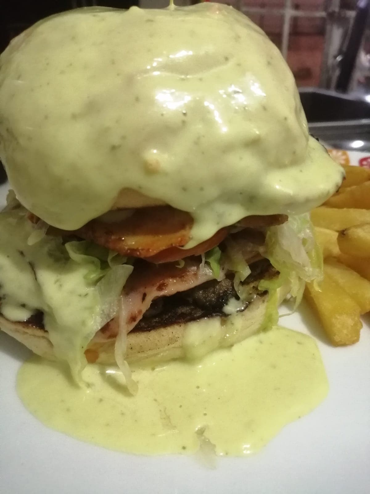 COMBO- Hamburguesa Especial + Papas a la Francesa
