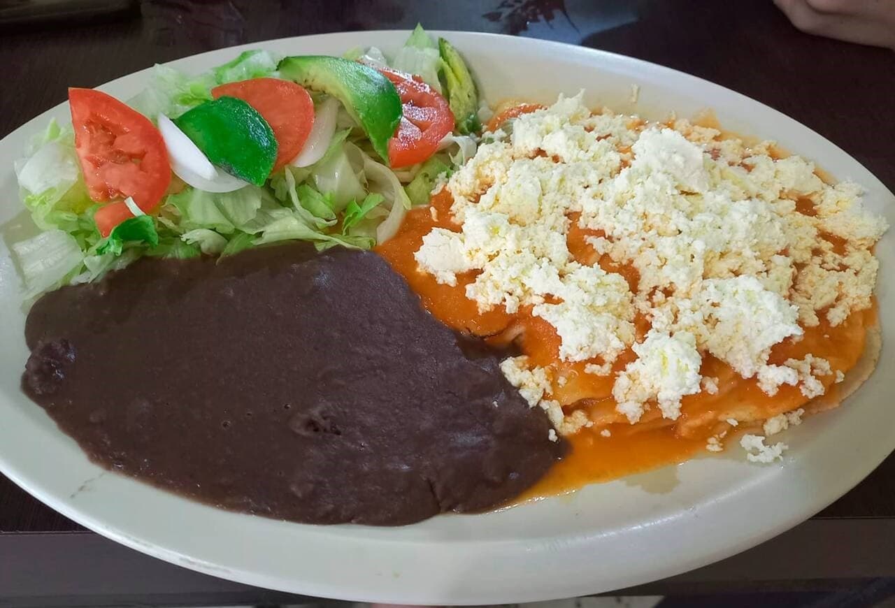 Almuerzo Entomatadas