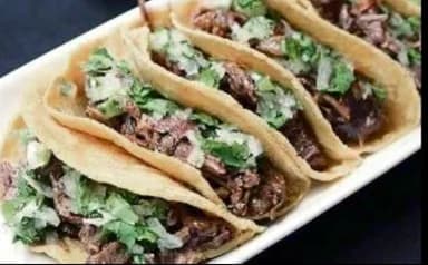 Tacos de Barbacoa de maiz