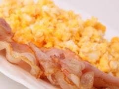 Huevos con Tocino