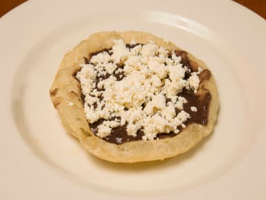 Tortilla de Frijol con Queso