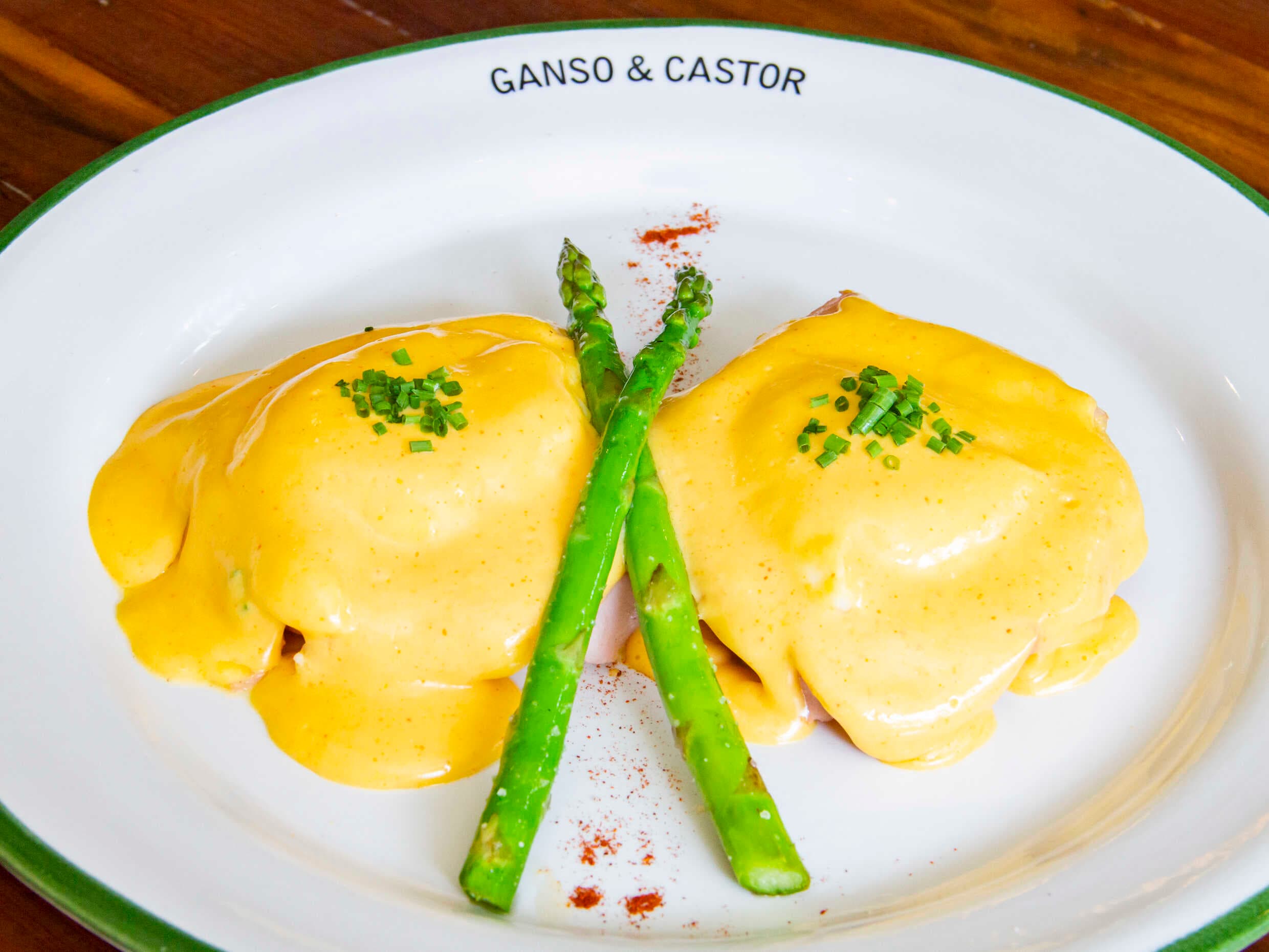 Huevos Benedictinos