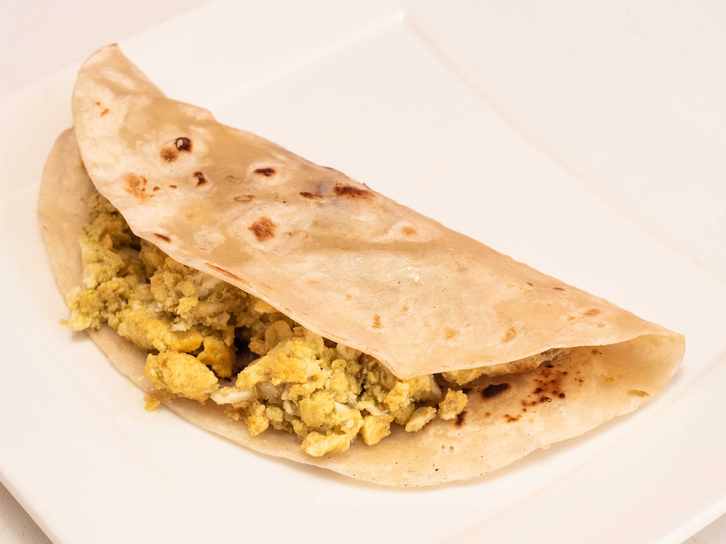 Taco de Huevito en Salsa Verde