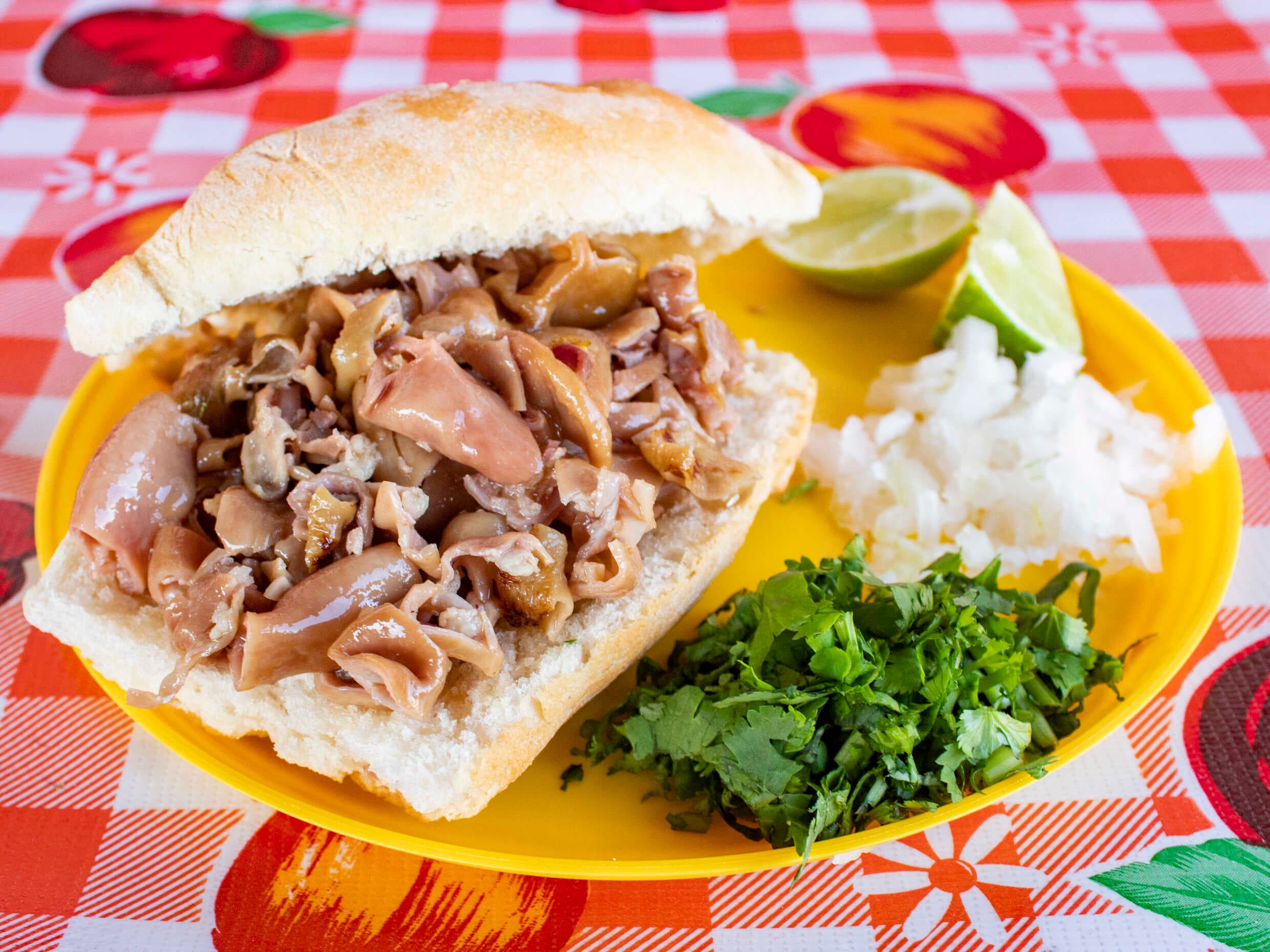 CEMITA DE BUCHE CON MACHITO