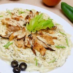 Fetuccini Alfredo Pollo