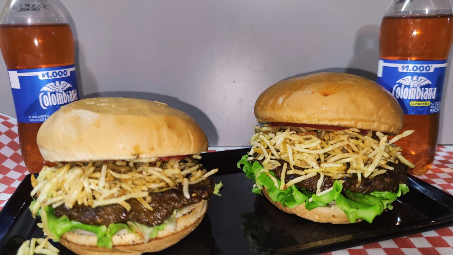 Dos (2) Hamburguesas Anarquía Clasica