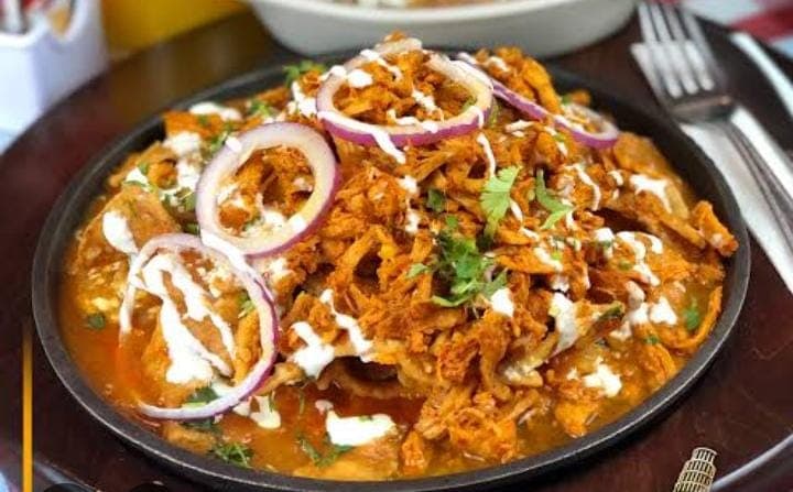 Chilaquiles En Salsa Roja