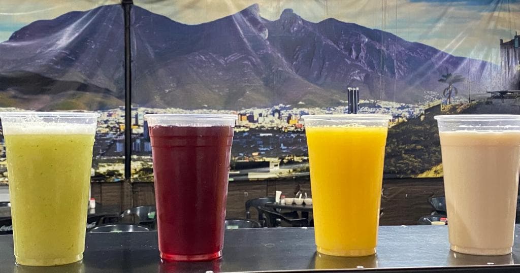 Agua de fruta de temporada