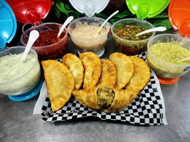 Empanada de Ojaldre Papa Carne
