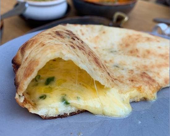 Cuatro Quesos Naan
