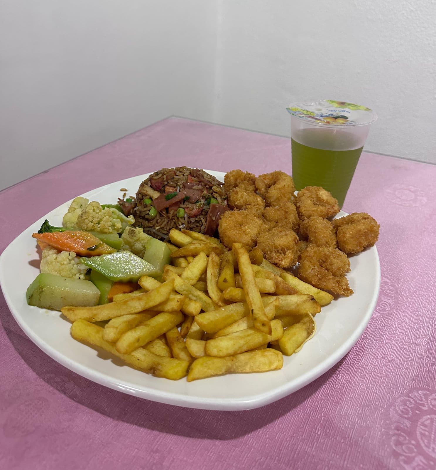 Box Cantones, Camarones, papas, verduras y té frío