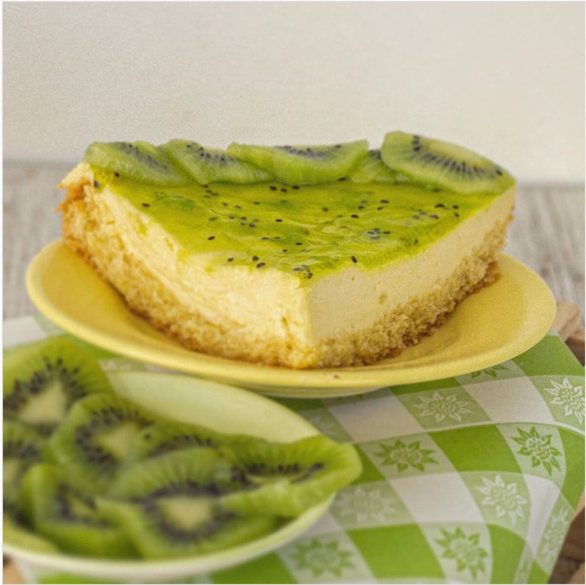 CheesseCake Kiwi Limon + Galleta Arequipe