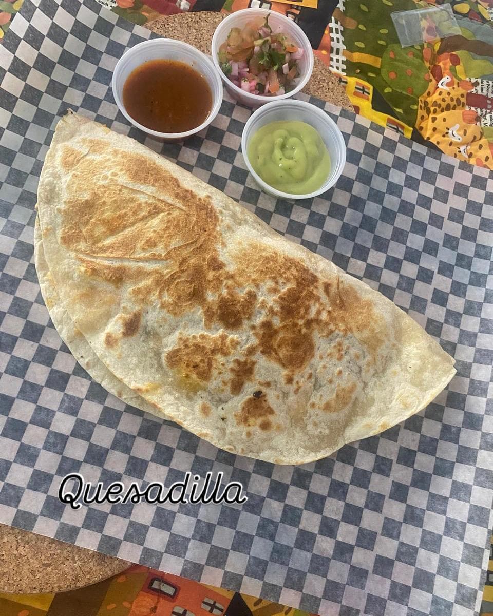 Quesadilla Pollo y Queso
